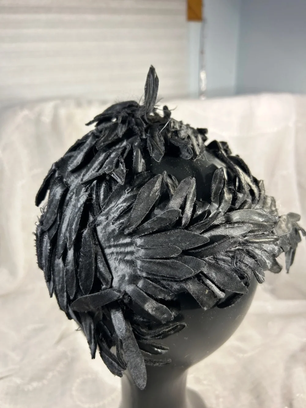 Vintage floral flower or feather headpiece halo piece - Picture 4 of 9